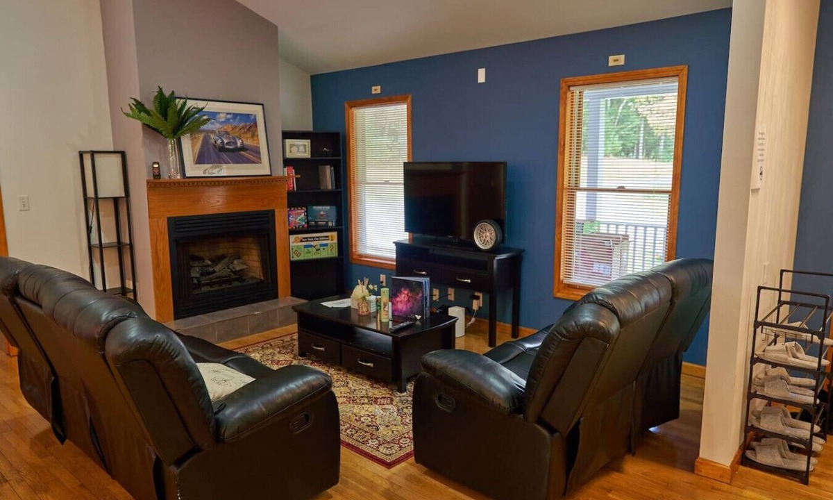 Cuddebackville Cabin | Serene Rustic Retreat with Lake