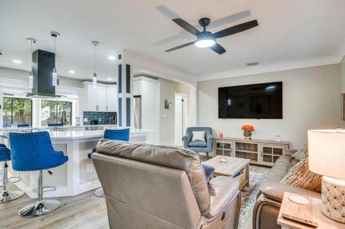 Jungle Terrace House | Serene St Petersburg Home w/Private Hot Tub