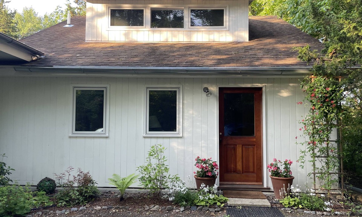 Hollowville Cottage | Serene, stylish cottage - close to Hudson - New Listing