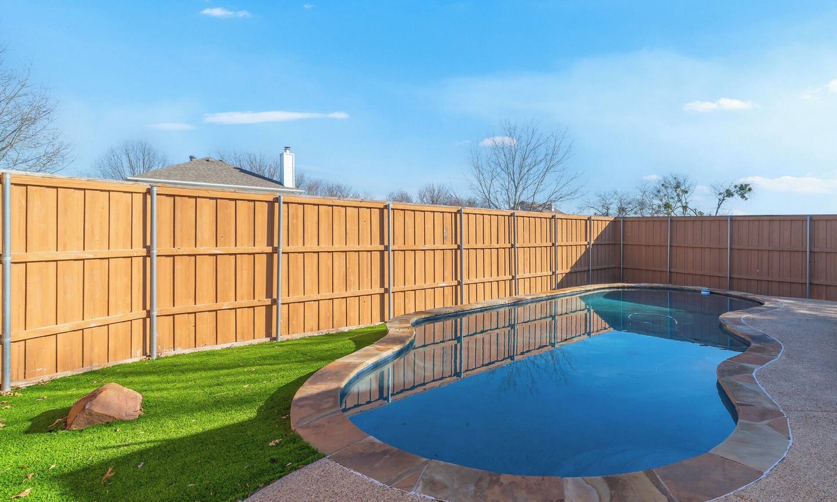 Wylie House | Serene Suburbia Getaway in Wylie
