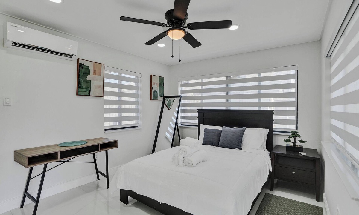 Ives Estates Bed & Breakfast | Serene Suite Near Aventura