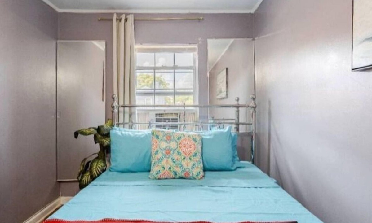 Flatlands House | Serene Travelers oasis.