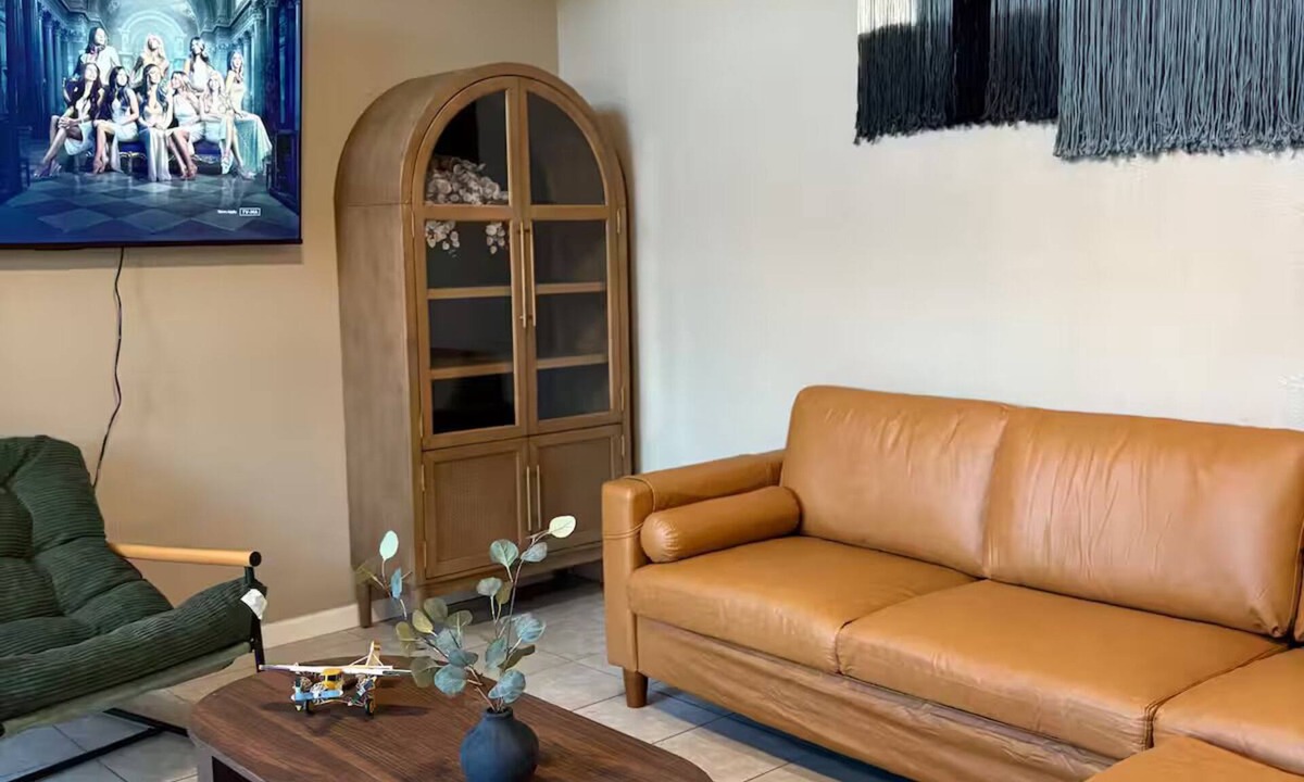 San Angelo House | Serene under the trees pet friendly haven