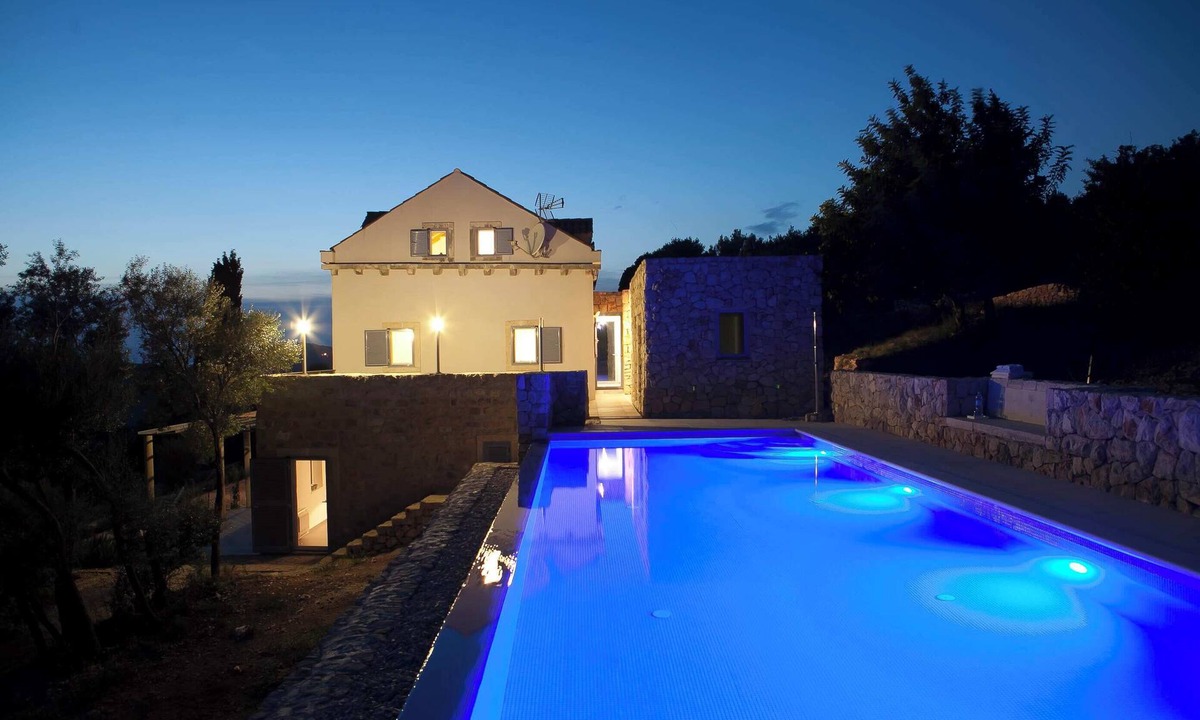 Sudurad Villa | Serene Villa Surrounded By Garden And Olive Groves