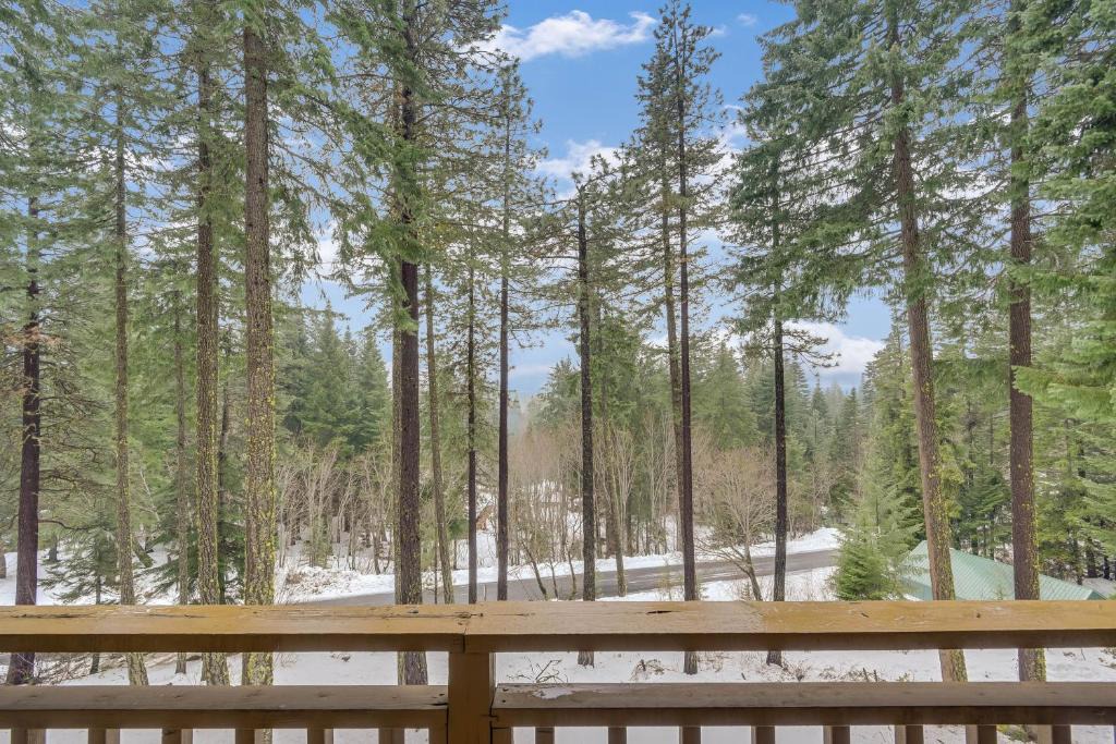 Leavenworth House | Serene Vista Point