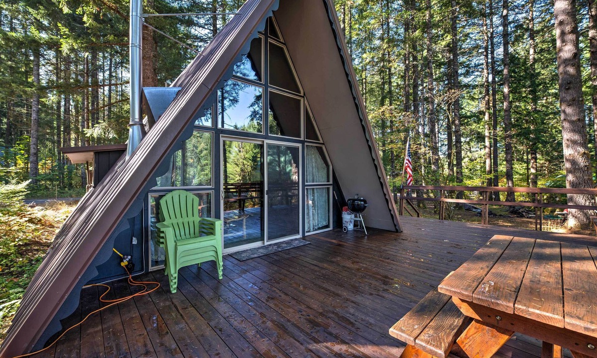 Packwood Cabin | Serene Washington Escape w/Deck & Mountain Views!
