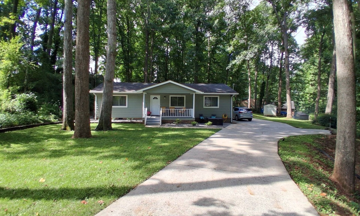 Statesville House | Serene Wooded Retreat, Mins to Downtown