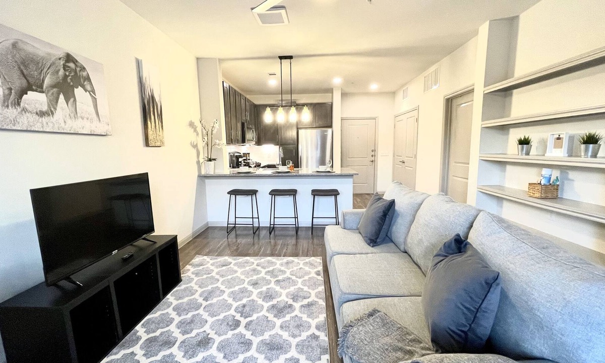 Pleasant Valley Apartment | Serengeti Suite