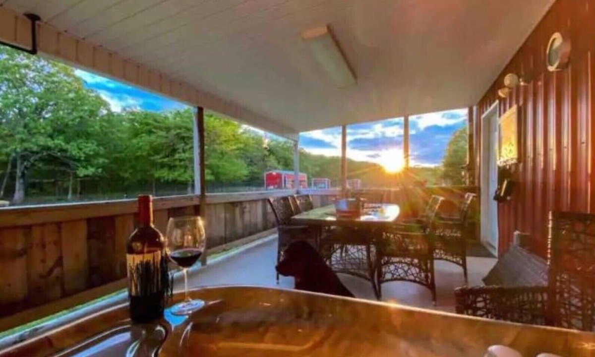 McAlester Cabin | Serenity Acres Sanctuary’s Luxury Lodge