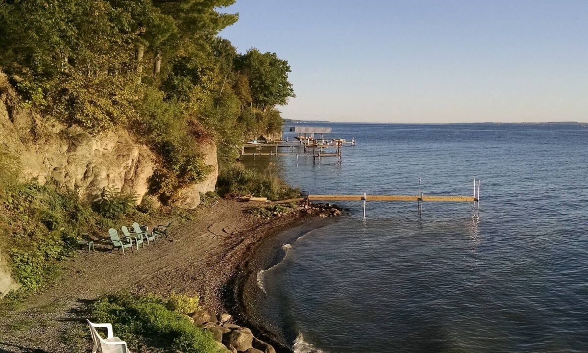Town of Torrey House | Serenity Aloft House - Seneca Lake House