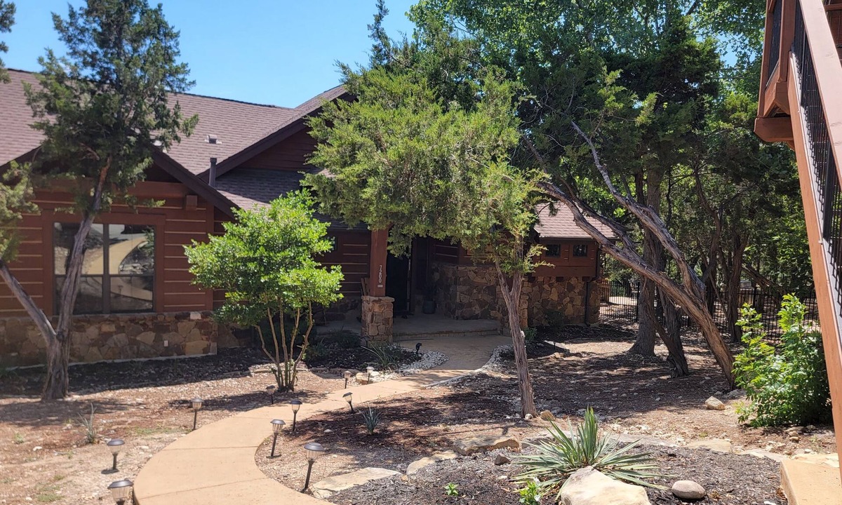 Jonestown Cabin | Serenity At The Wooded Bliss Cabin of Lake Travis