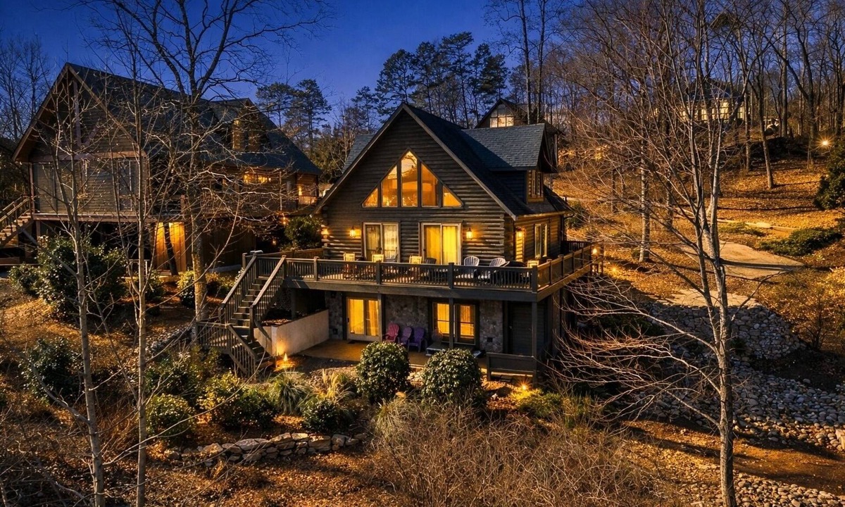Serenity Bay House | Serenity Bay Lakefront Cabin w/Boat Slip.