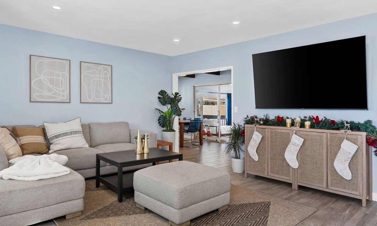 Midway City House | Serenity Haven – Minutes from Disneyland & OC Gems