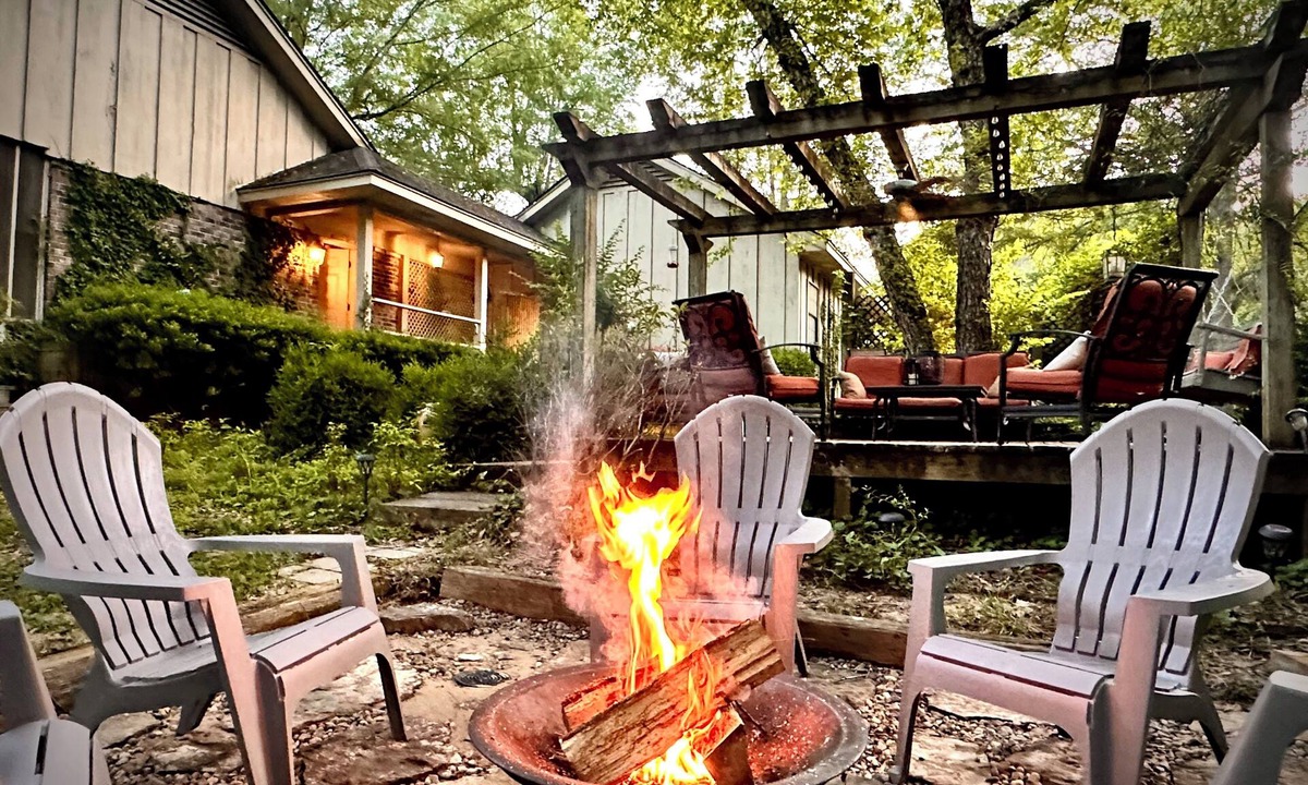Arkadelphia Other | Serenity Lane: Luxury Farmhouse on 50 Acre Preserve near DeGray Lake Caddo River