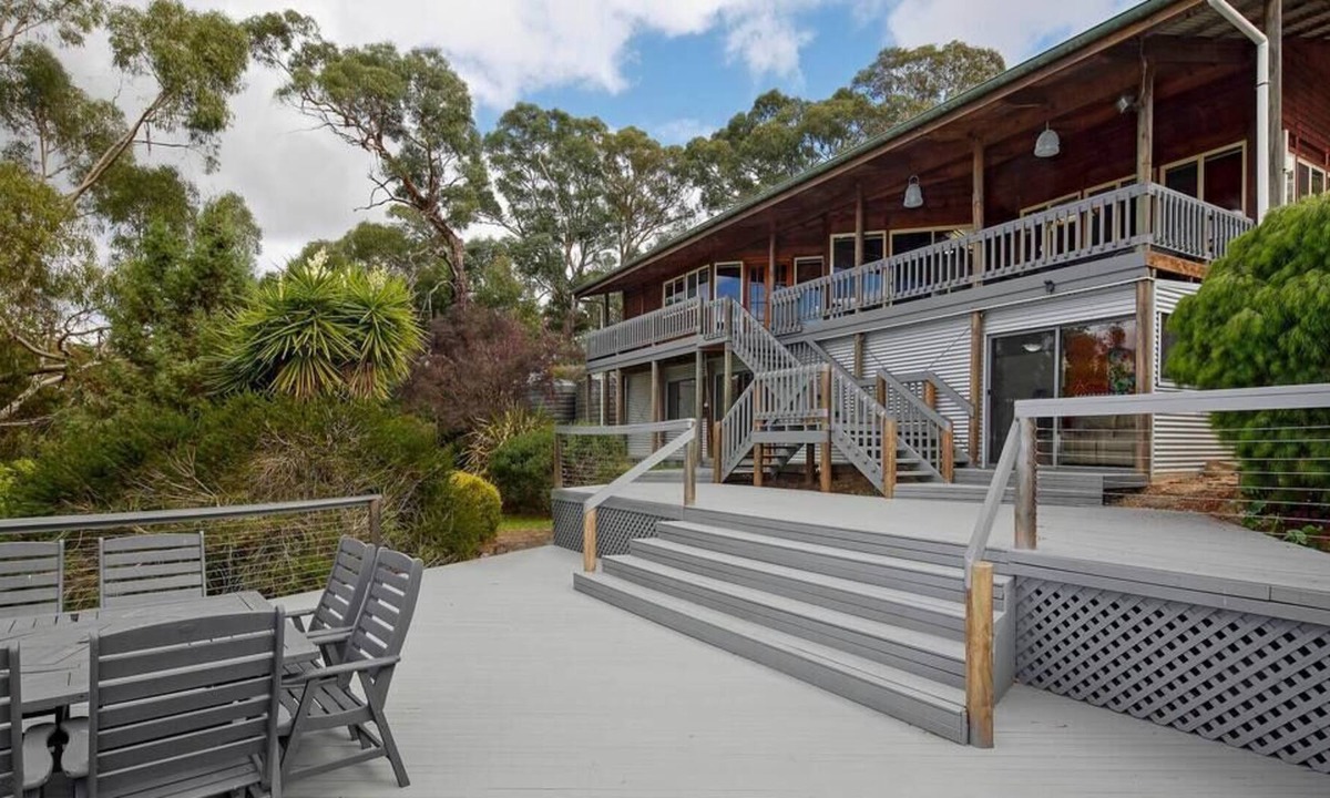 Macclesfield House | Serenity Lodge Summar