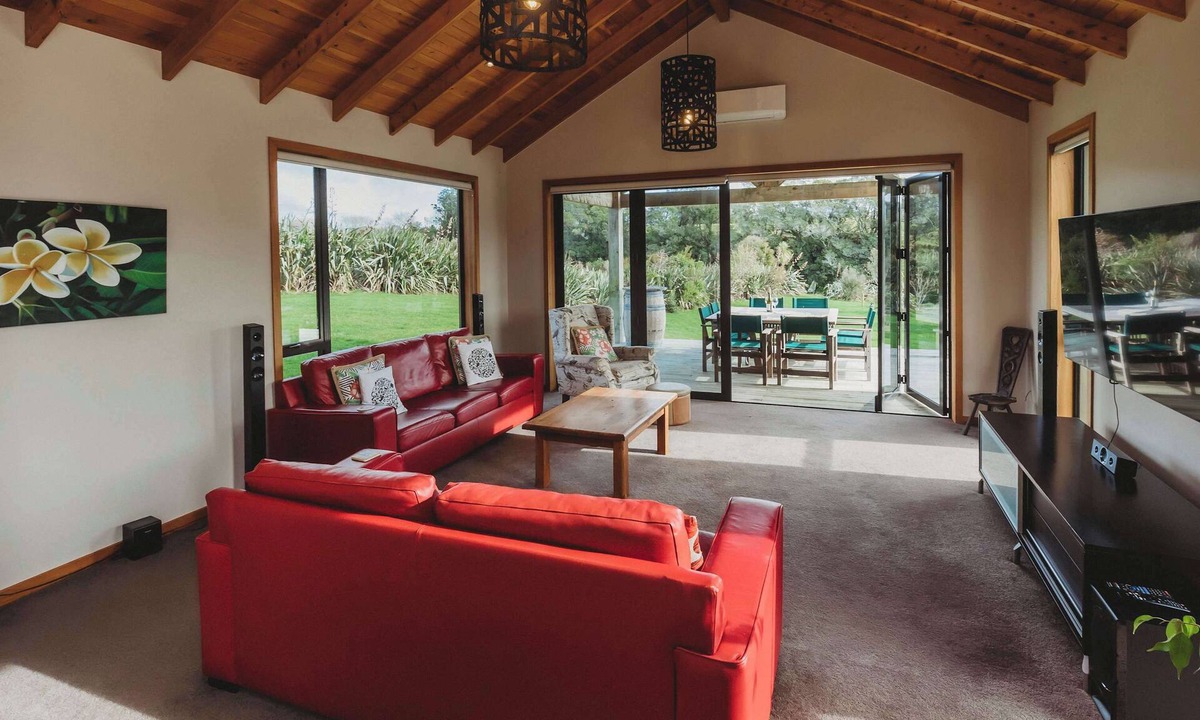 Egmont Village House | Serenity Lodge with River Views