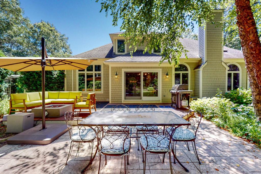 East Falmouth House | Serenity on the Cape