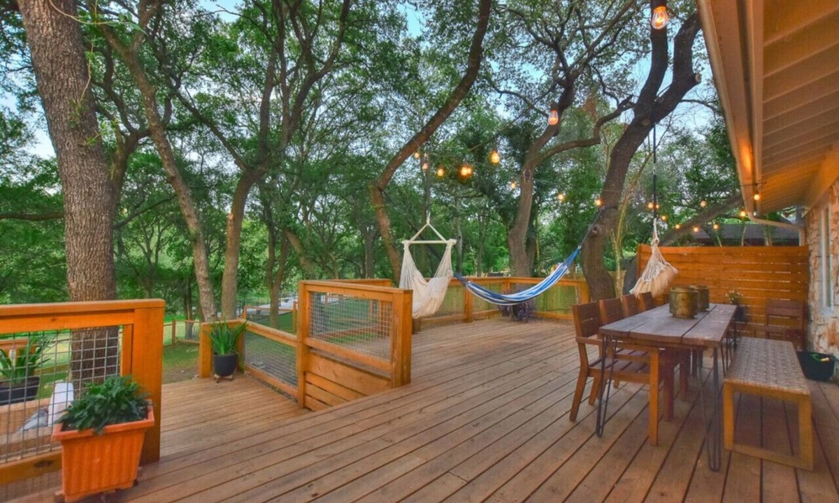 Georgetown House | `Serenity On The San Gabriel` Pet-Friendly! Riverfront! Kayaks! Bikes!