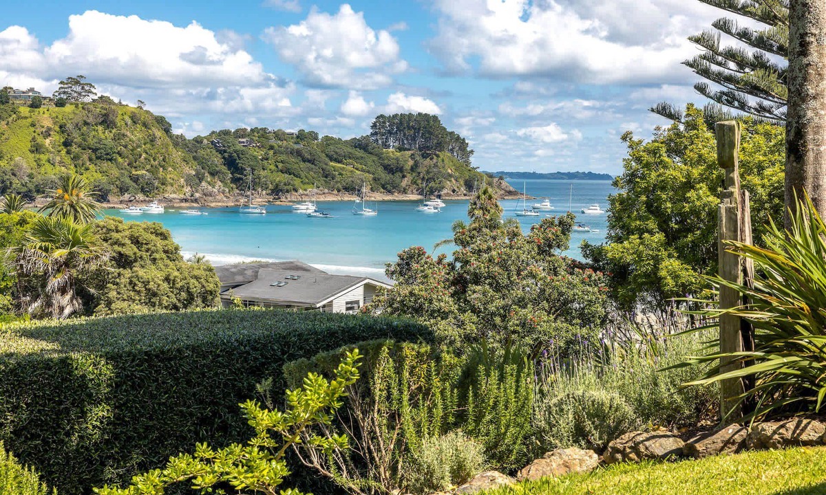 Ostend House | Serenity - Palm Beach Pathway Retreat