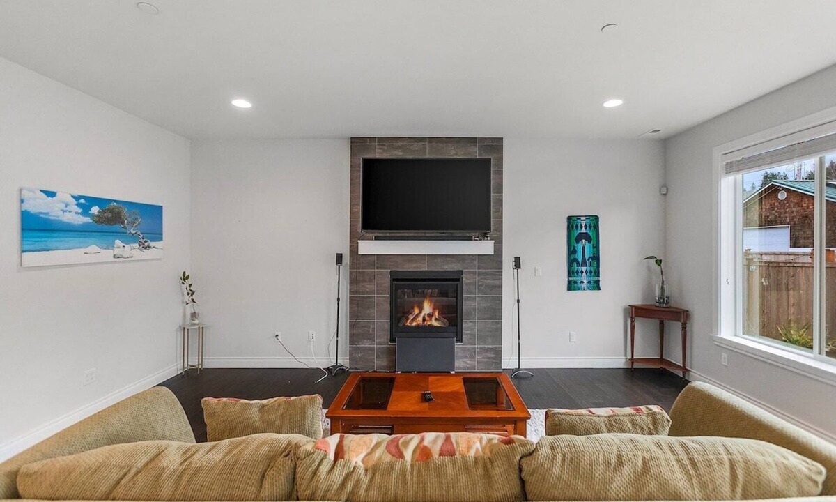 Kenmore House | Serenity Shores in Kenmore