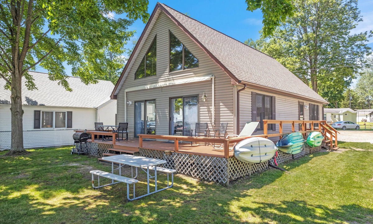 Shelbyville House | Serenity Shores - Lakeside/Dock/Boat Rentals