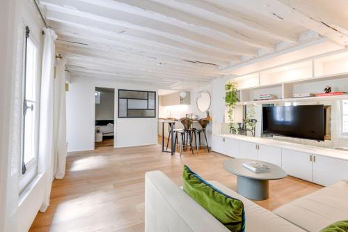 Quartier des Invalides Apartment | Serenty - 2BR - La Seine & Saint Germain