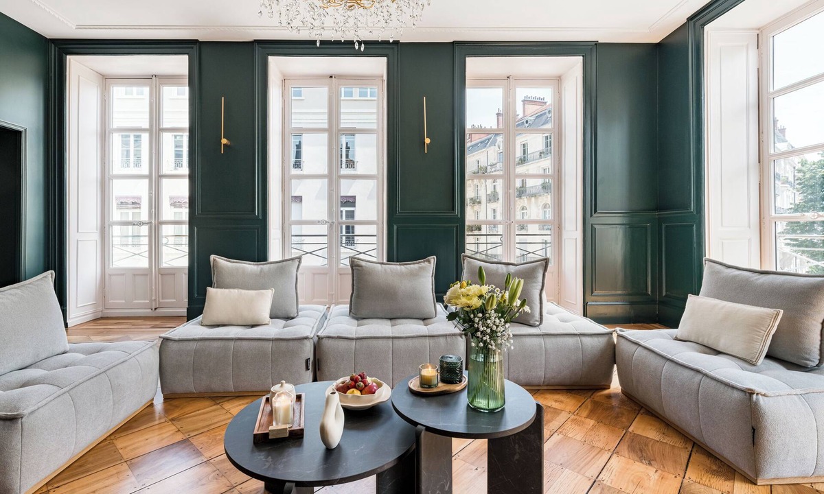 Grenoble City Centre House | Set of 4 apartments l 240m2 l Sleeps 14 l Ideal for receptions