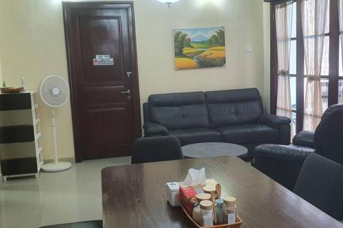 Panjer House | Setinggi - 3BR private pool, Renon, 10m to Beach