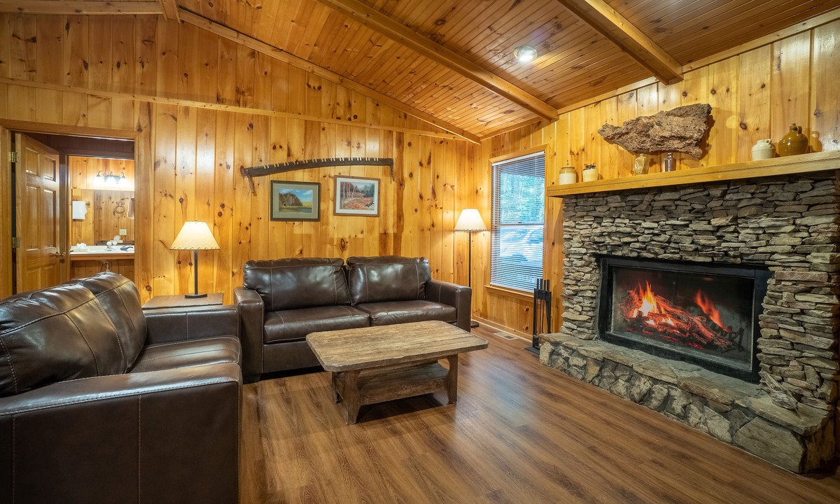 Sautee Nacoochee Cabin | Settin' on the Creek - Let Your Cares Drift Away