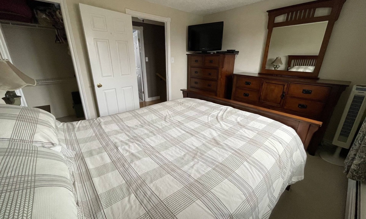 St. John's House | Settled-Inn