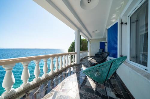 Starigrad Villa | SeVeN Holiday home - Beachfront by the Sea, Velebit, Nature