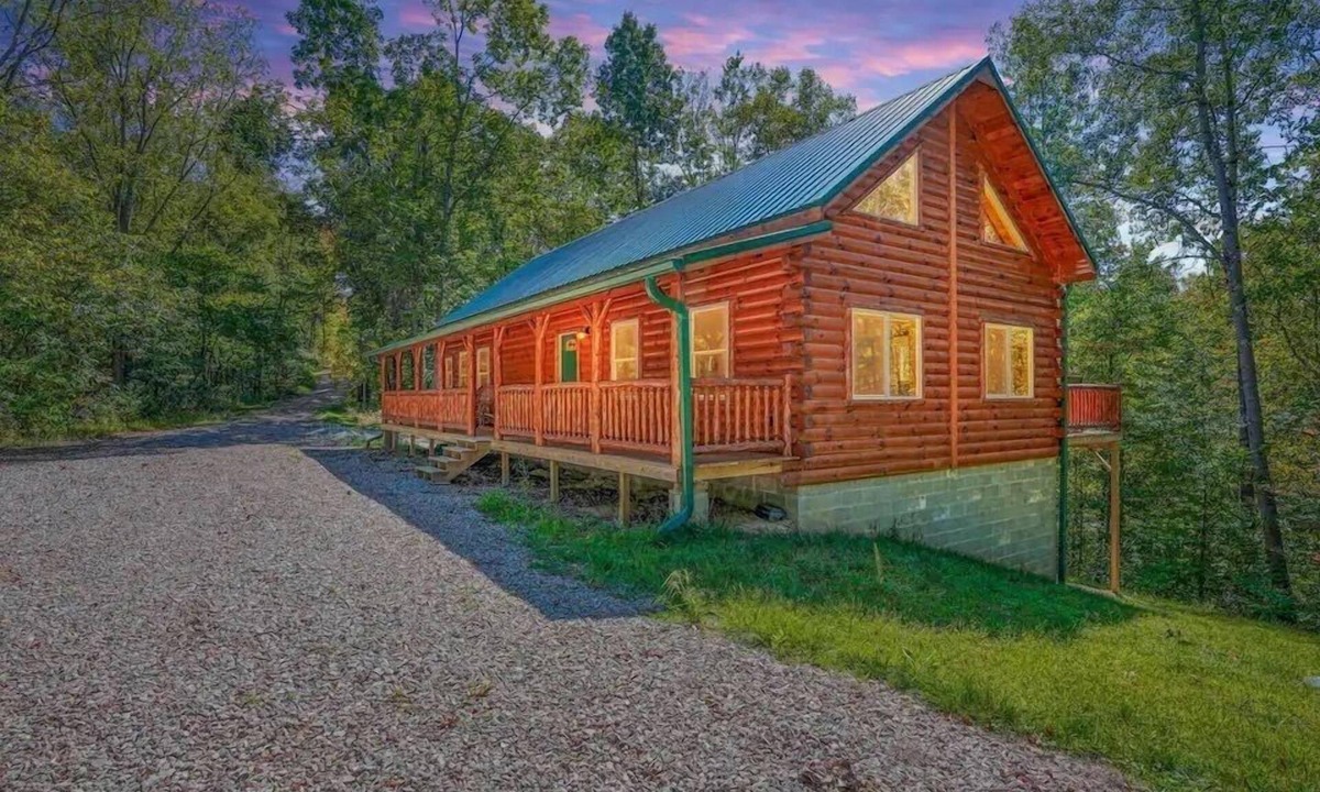 Nelsonville Cabin | Seven Pines | Hocking Hills, 60 Acres, Firepit