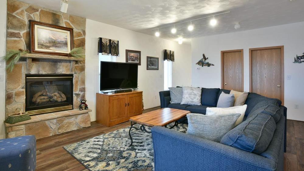 Seven Springs Apartment | Seven Springs 4 BR Premium Condo, Deck with Views
