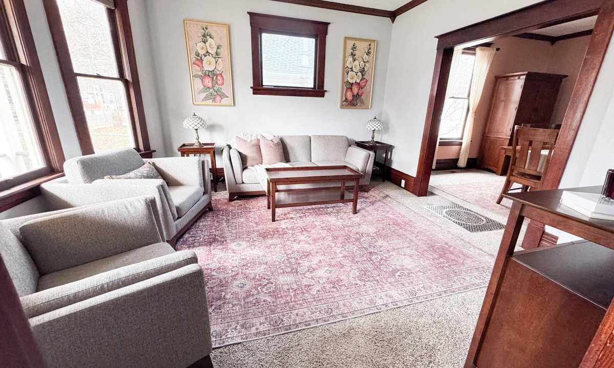 South Perry District House | Seventh Haven Craftsman, Hot Tub & Fire Pit, Centrally Located