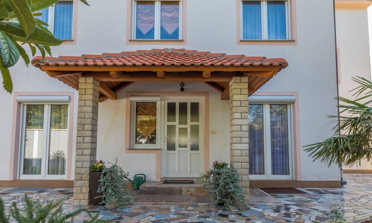 Povile Apartment | Sever 1 kat/HR-09156-01 by Interhome