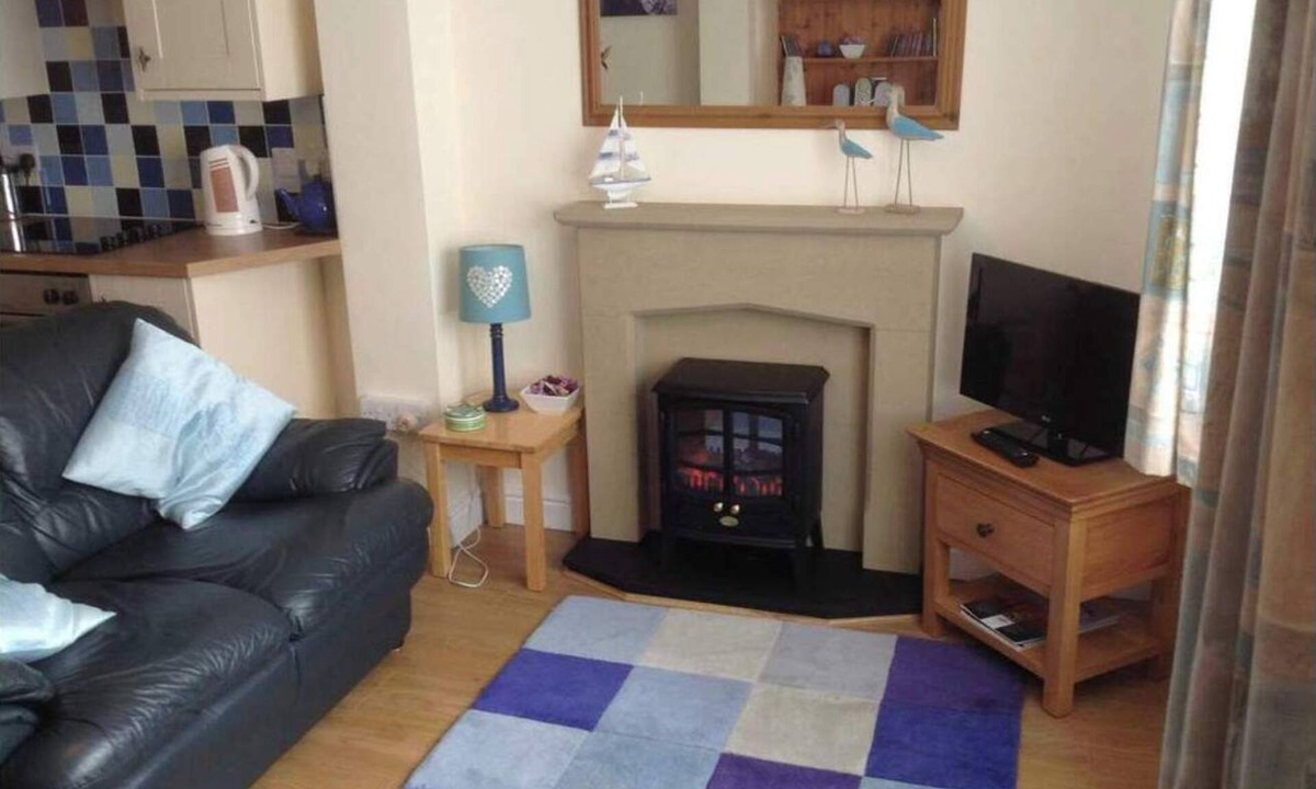 Horning House | Seymour Cottage Summa