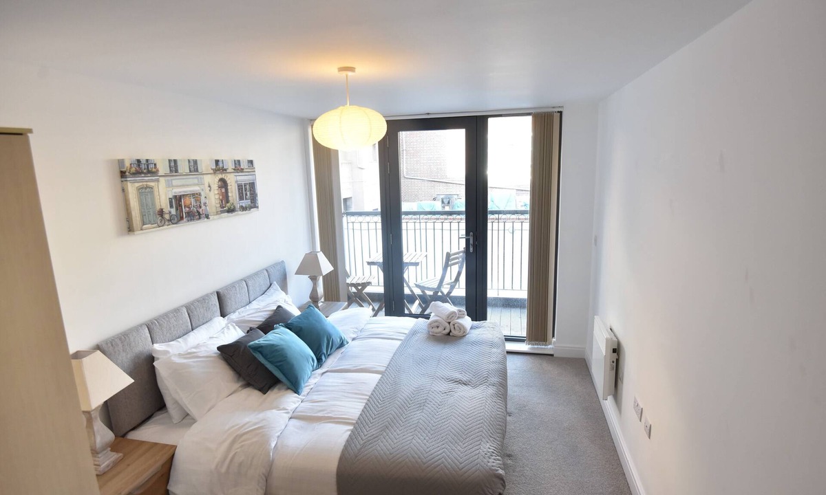 Birmingham City Centre Apartment | SF Apartments- Jewellery Quarter
