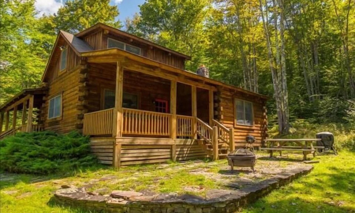 Davis House | SG18- Private, Log Home! Hot Tub! Dolly Sods Access! Pets ok!