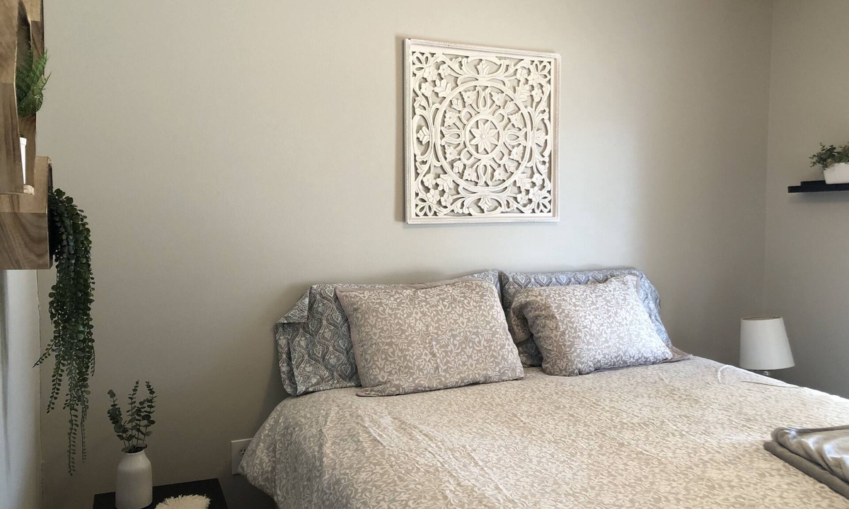 Van Buren House | Shabby chic gem with river and mountain views.