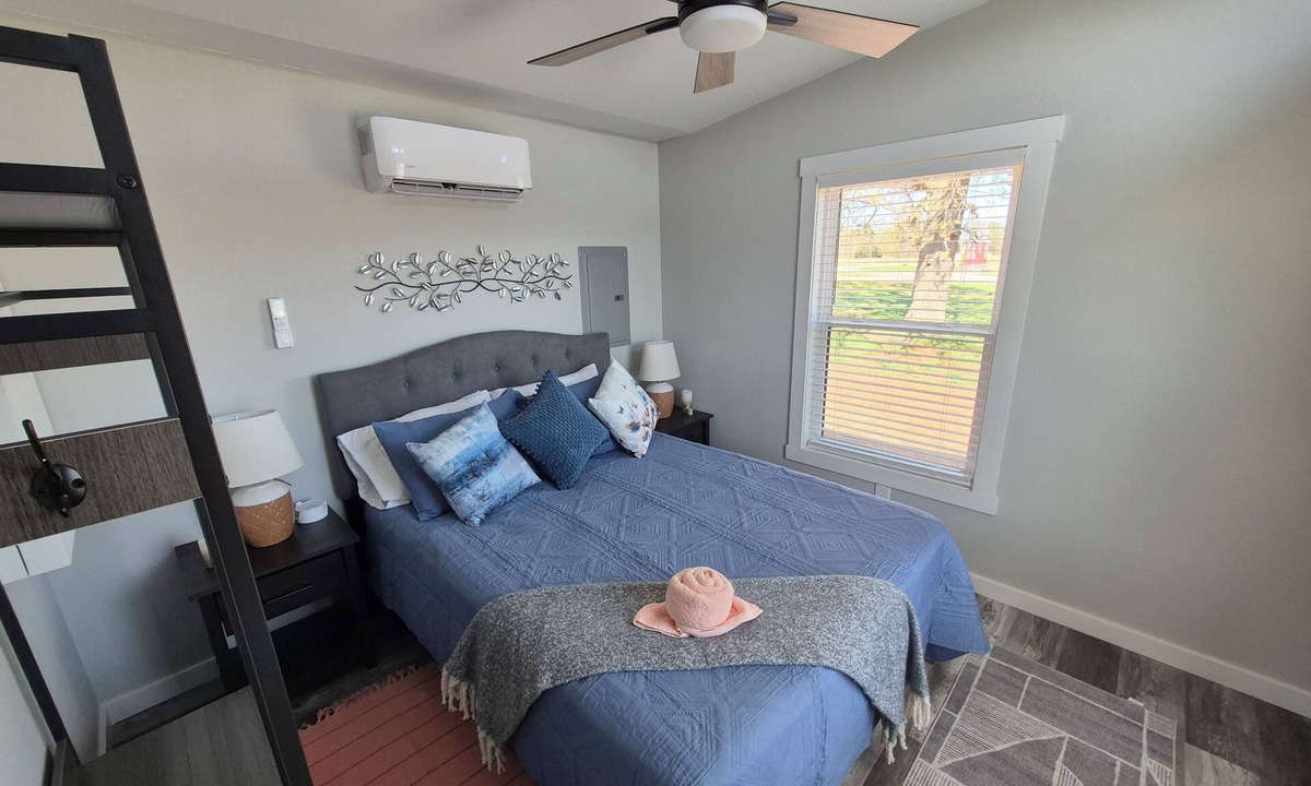 Chelsea Cabin | Shadow Ridge