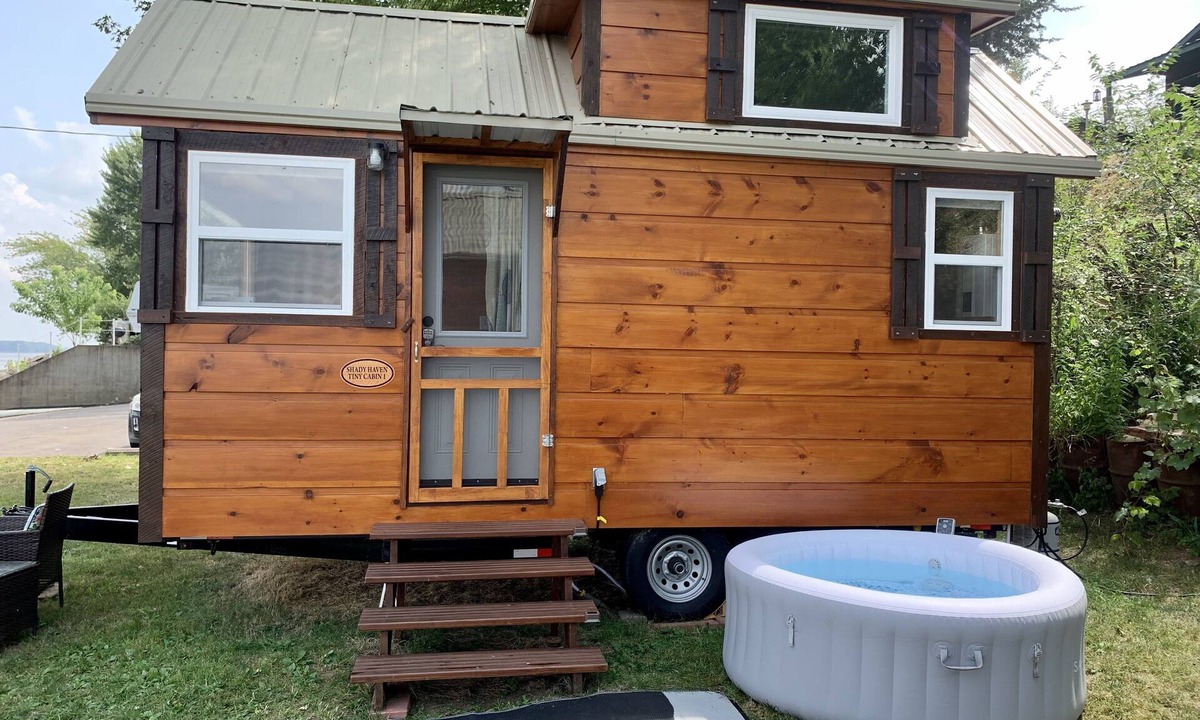 Bellevue Cabin | Shady Haven - Tiny Home 1