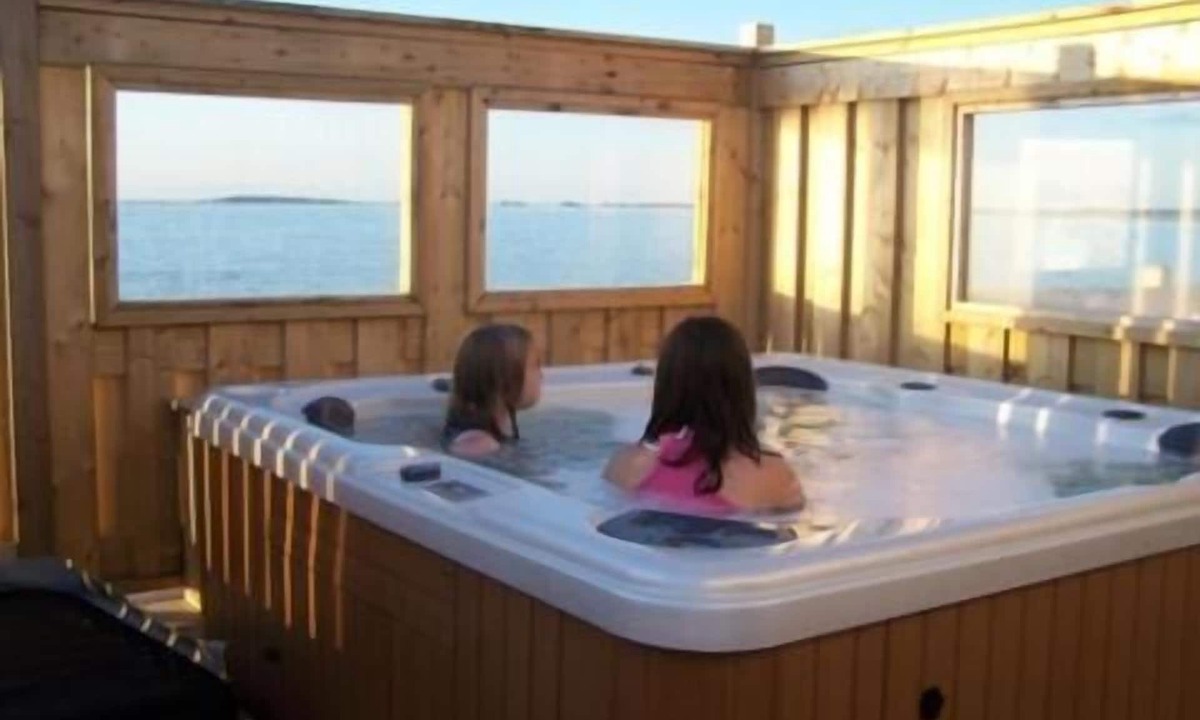 Cow Head Hotel | Shallow Bay Motel & Cabins