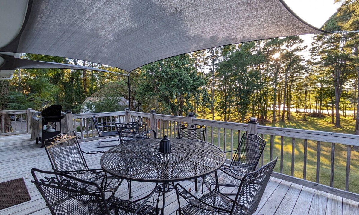 Scottsboro House | Shallow Waterfront Private 3 Bedrooms+Bunkroom+FirePit+Grill+Games