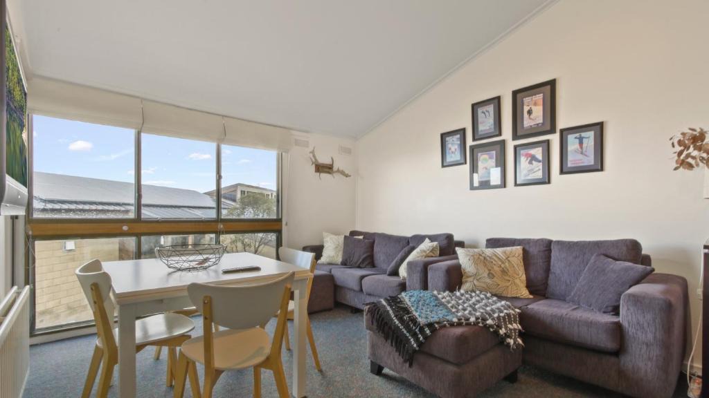 Hotham Heights House | Shamrock 3