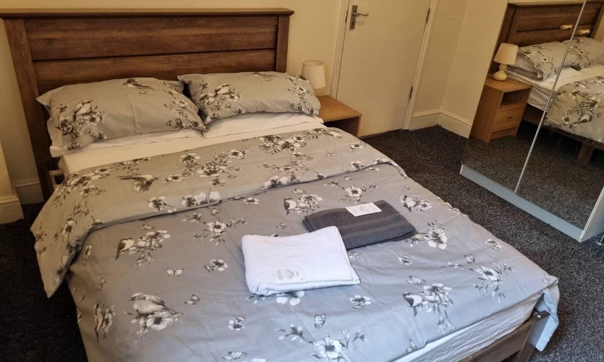 Gravesend House | Shamrock Guest House