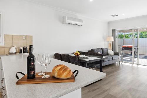 Renmark Apartment | Shamrock House C