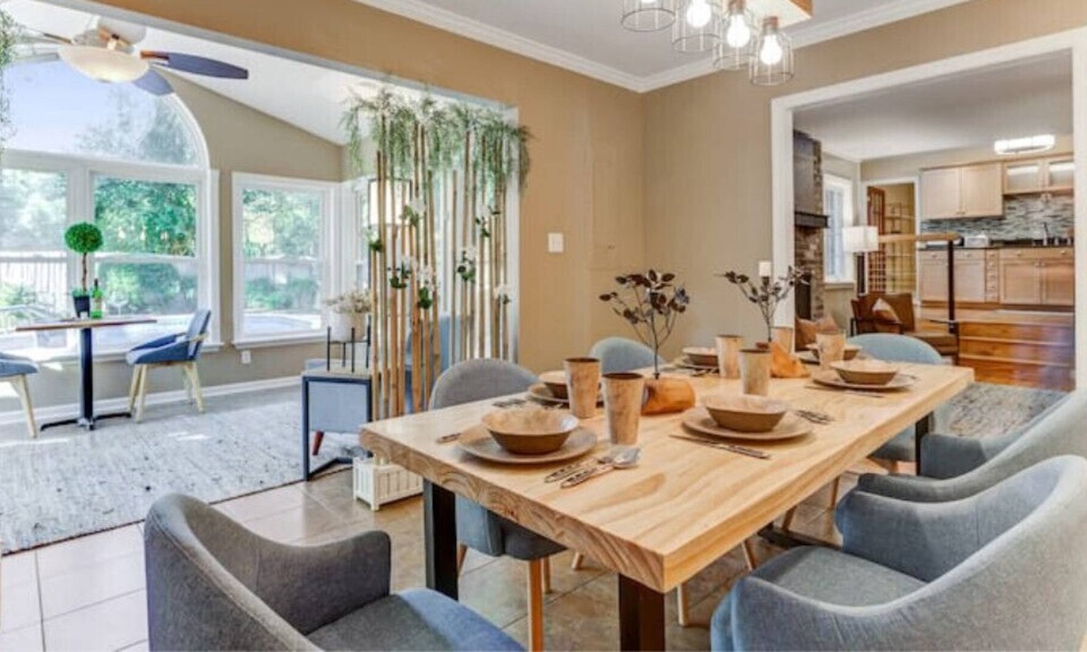 Summerville House | Share-in Dipity Refined 4 bedroom house w/ a pool