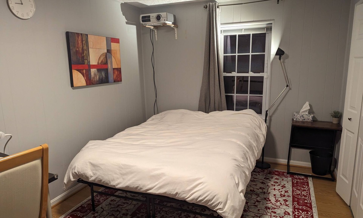 Potomac House | Shared Basement in Fallswood