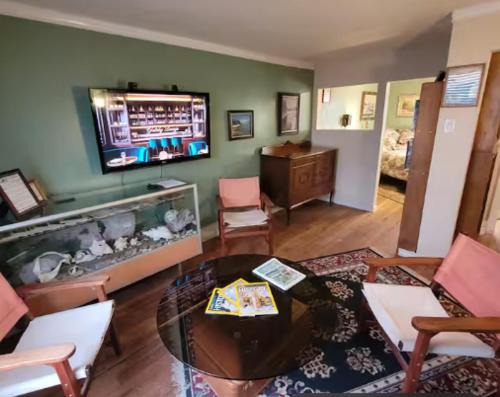 Point Edward Apartment | sharkhouse