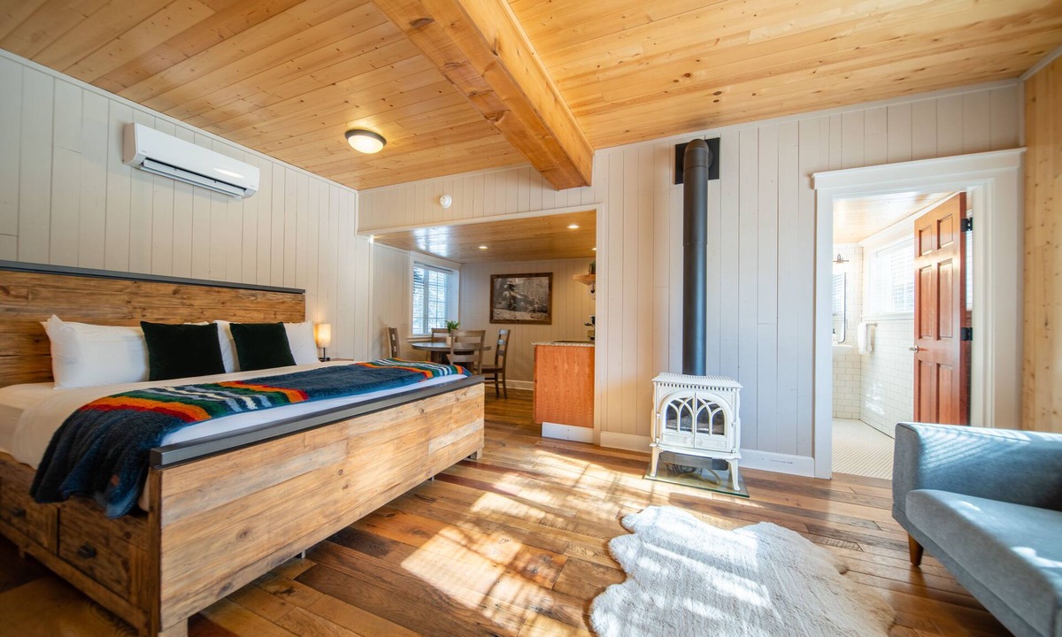 McCloud Cabin | Shasta View Lodge - Cabin 6